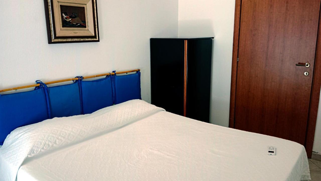 Flamingo House Apartment Càbras Екстериор снимка