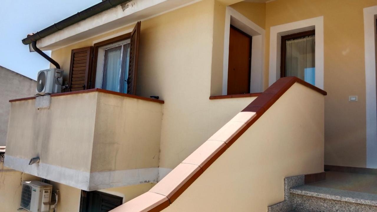 Flamingo House Apartment Càbras Екстериор снимка
